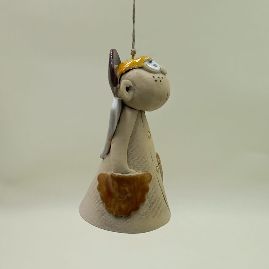 Ręcznie robiony dzwonek ceramiczny "Aniołek Chłopiec III" - obrazek 2