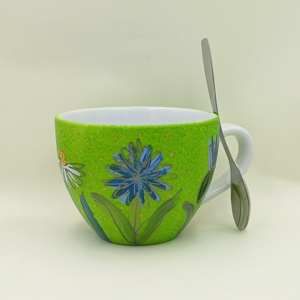 Ręcznie malowany, duży kubek 500 ml "Łączka" - obrazek 2