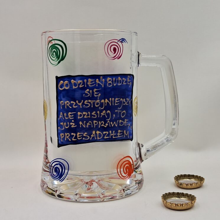 Ręcznie malowany kufel szklany 600 ml "...przystojniejszy..." - obrazek 2