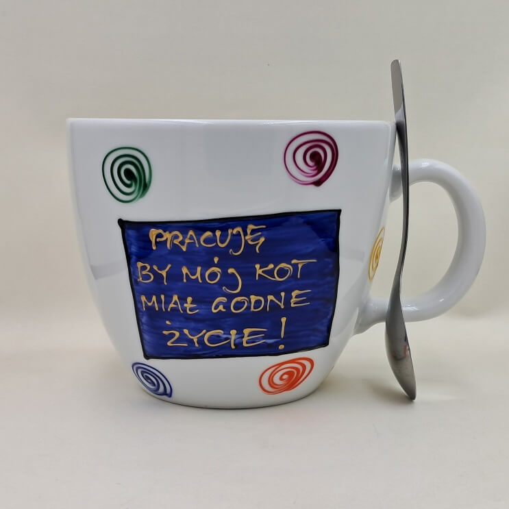 Wielki, ręcznie malowany kubek 1 litr "Pracuję, by mój kot..." - obrazek 2