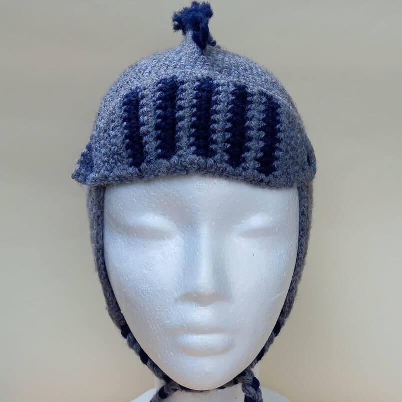 Ręcznie robiona czapka szydełkowa "Rycerz" - obrazek 2