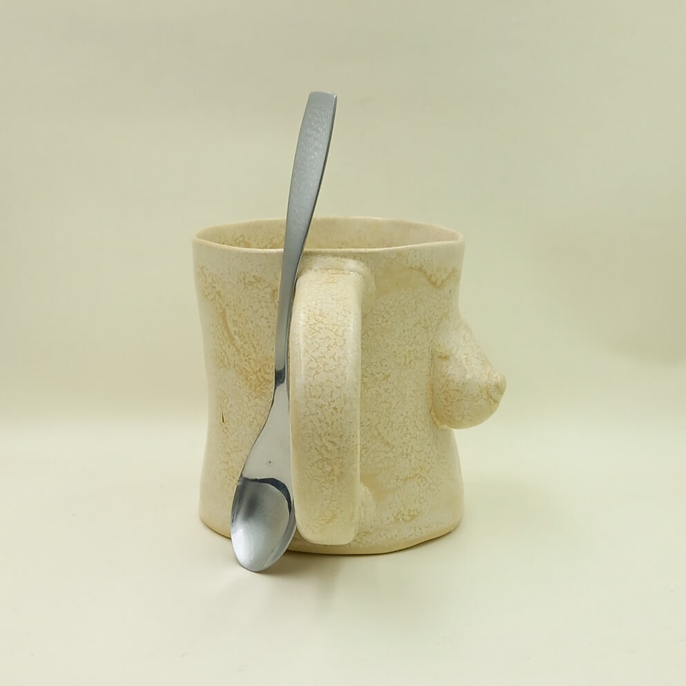 Ręcznie robiony kubek ceramiczny "Cycki I" - obrazek 2