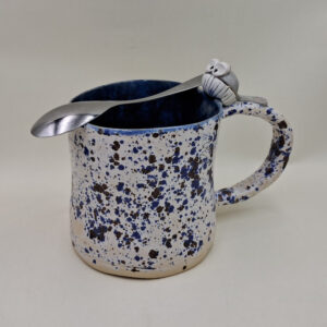 Ręcznie robiony kubek ceramiczny "Wieloryb"