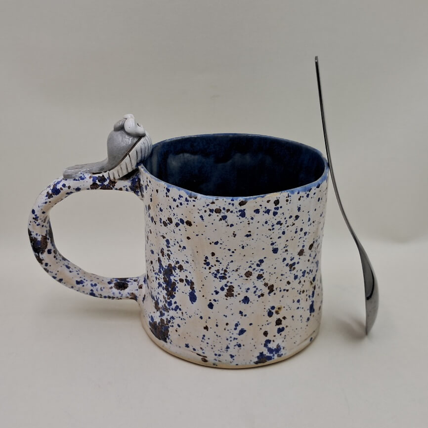 Ręcznie robiony kubek ceramiczny "Wieloryb" - obrazek 2