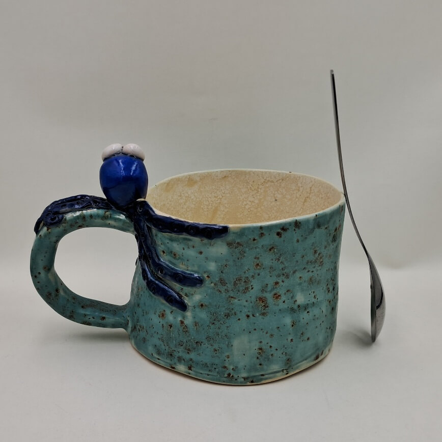 Ręcznie robiony kubek ceramiczny "Ośmiornica" - obrazek 2