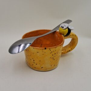 Ręcznie robiony kubek ceramiczny "Pszczółka"