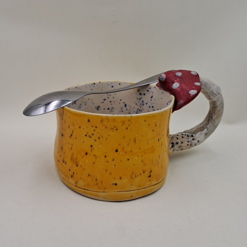 Ręcznie robiony kubek ceramiczny "Muchomor V"