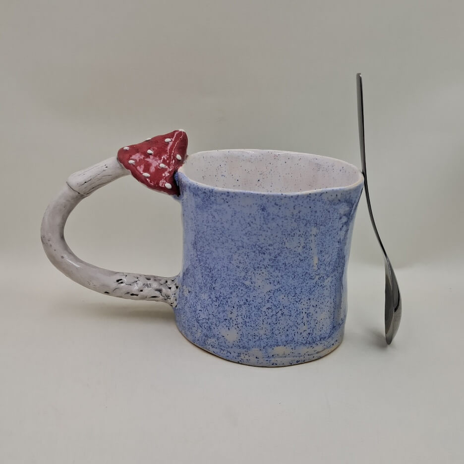 Ręcznie robiony kubek ceramiczny "Muchomor VII" - obrazek 2
