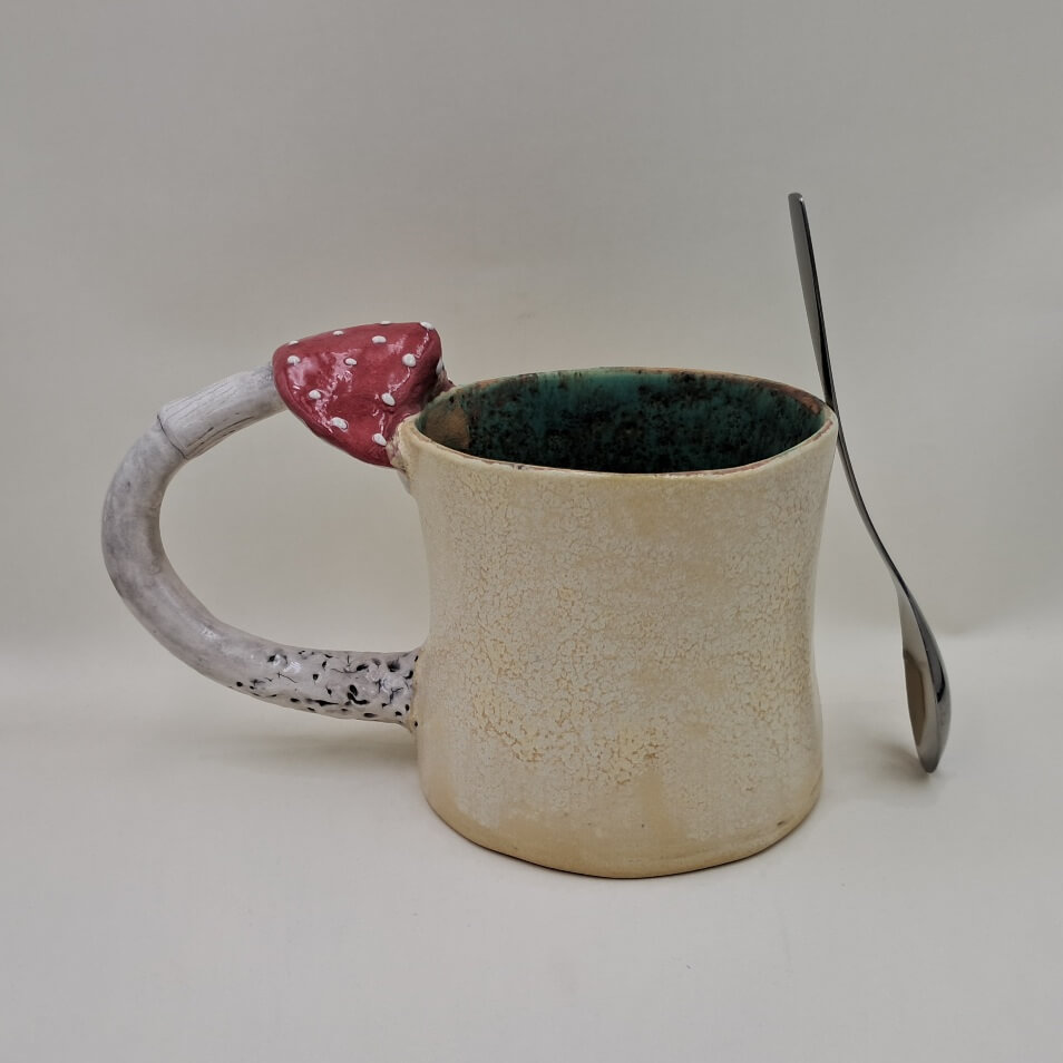 Ręcznie robiony kubek ceramiczny "Muchomor IX" - obrazek 2